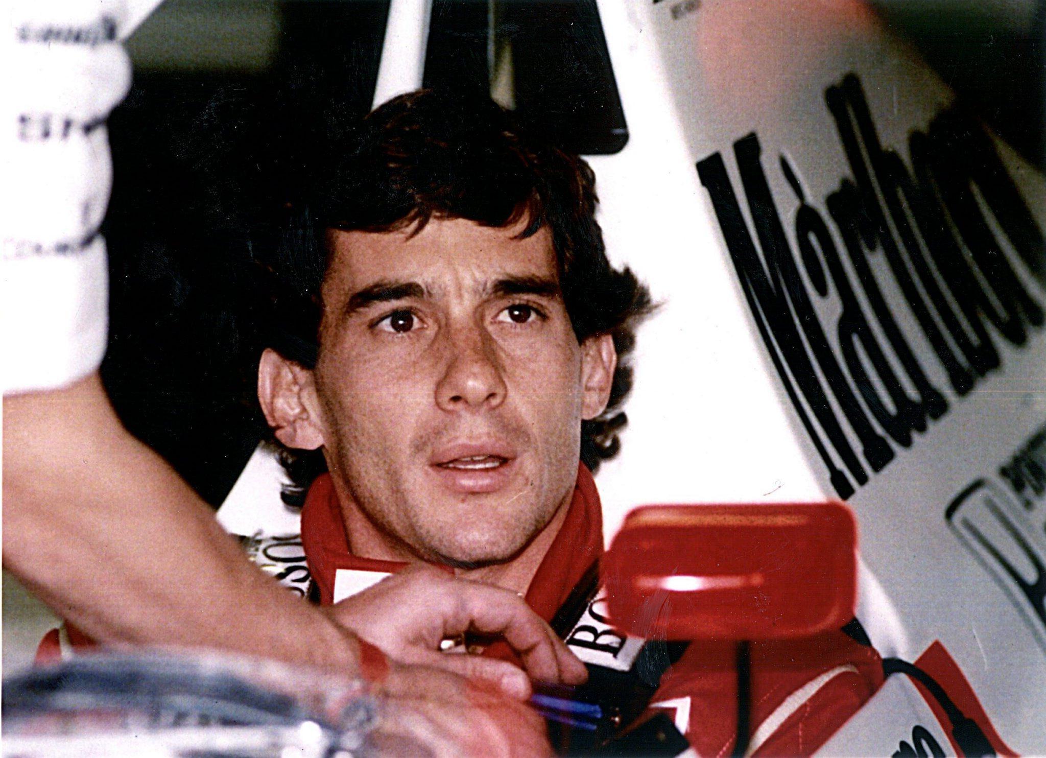 Il 1 maggio 1994 l’incidente di Ayrton Senna: causa morte, moglie, figli e carriera del mitico pilota di F1