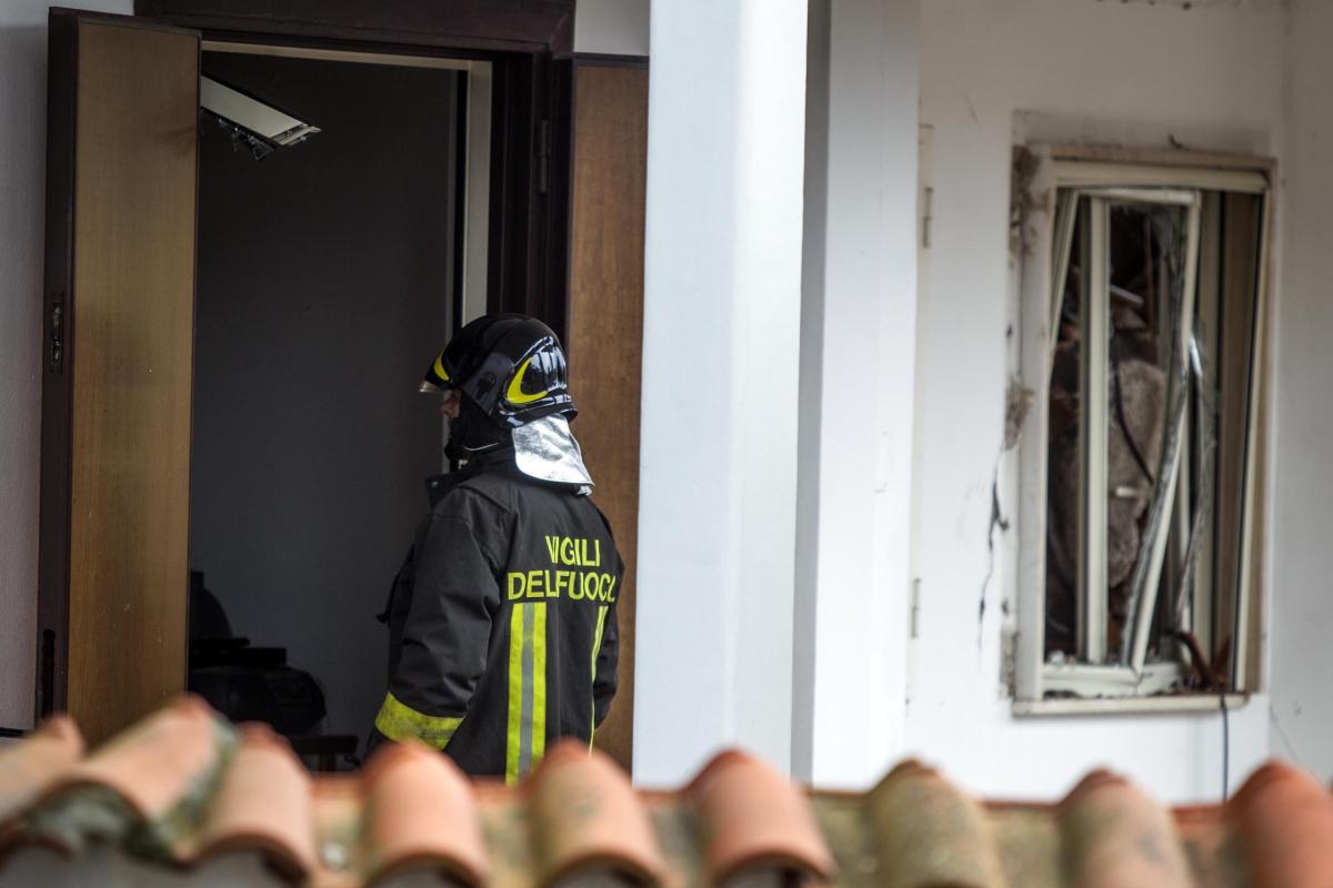 Ad Anzio una fuga di Gas distrugge una villetta, tra le macerie est…