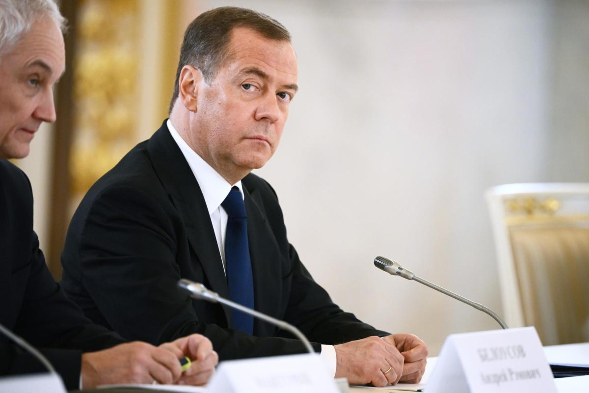 Medvedev sulla guerra: “Una questione di esistenza della Russia”