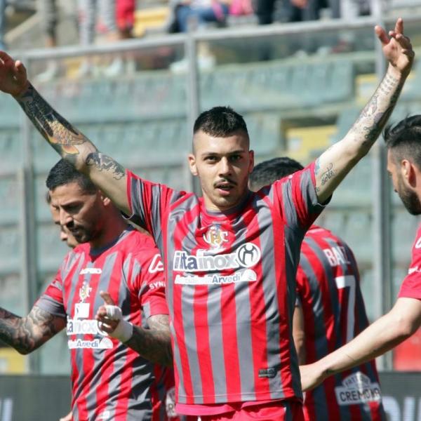 Serie B il punto Cremonese ritorno in vetta Lecce ko a Reggio Calabria