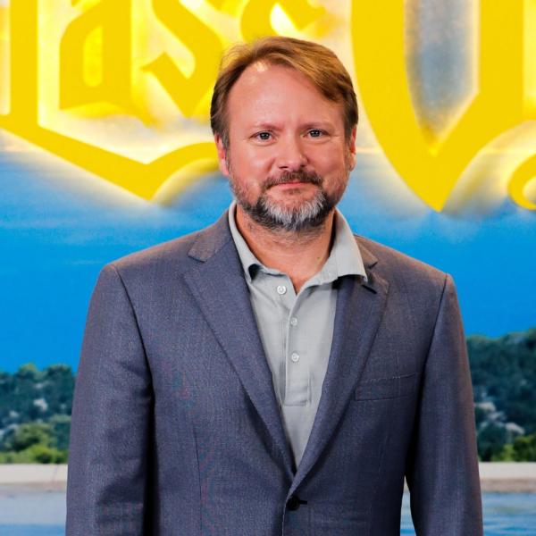 Knives Out 3, dopo Glass Onion Rian Johnson al lavoro sul terzo film!