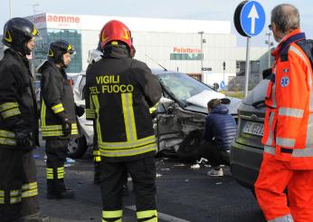 Incidente a Modena schianto in auto, muore ragazzo di 19 anni