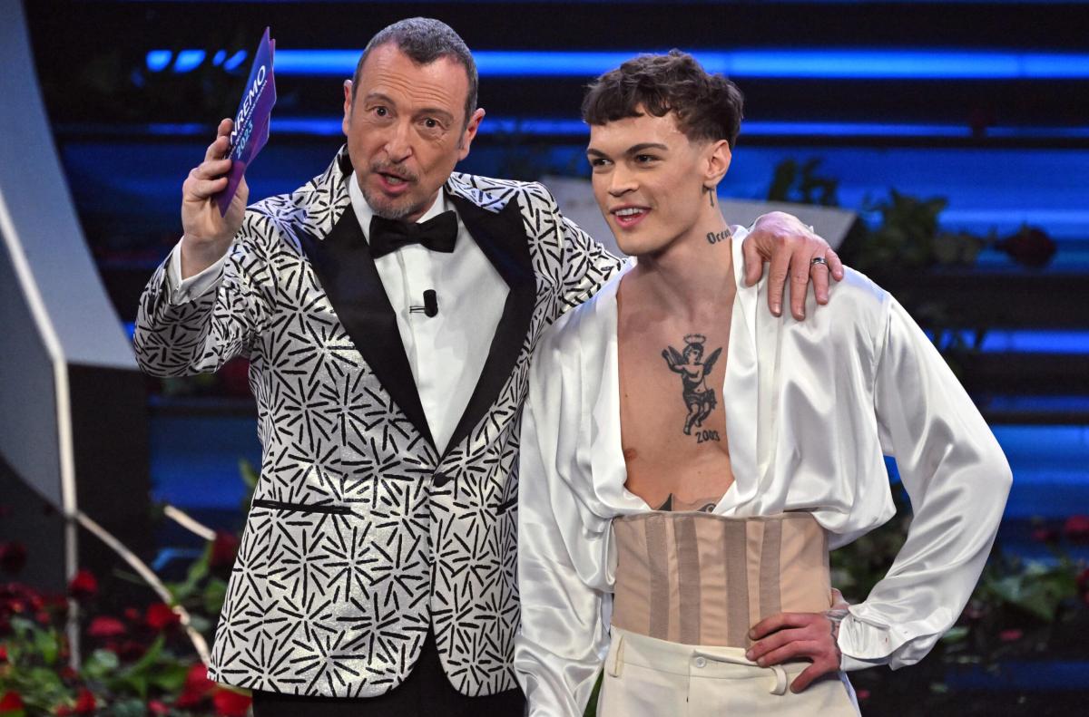 Sanremo 2023, il siparietto di Blanco era organizzato? Amadeus fa chiarezza: “Non era previsto”