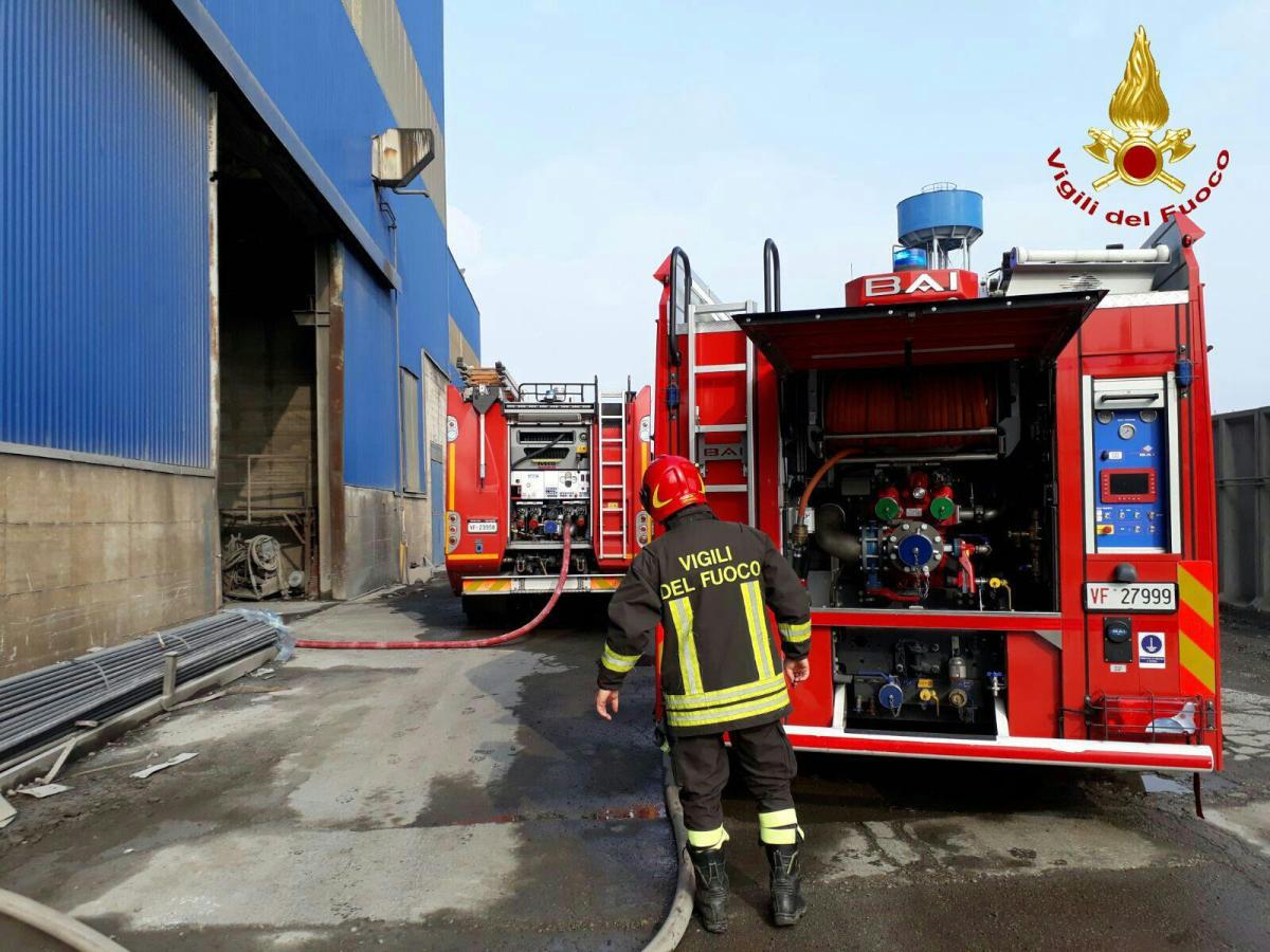 Padova, esplosione ed incendio alle Acciaierie Venete oggi 27 ottob…