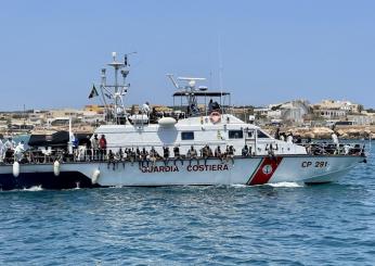 Migranti, l’hotspot di Lampedusa è al collasso: quasi 2.600 ospiti nella struttura