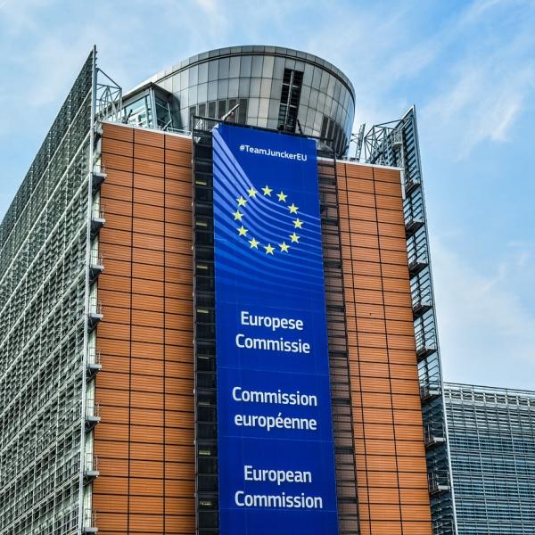 Sondaggio Eurobarometro: la percezione dell’UE a 6 mesi dalle elezioni europee