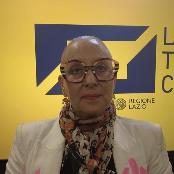 Carolyn Smith spegne le polemiche a Ballando con le Stelle: “Ecco perché i 10 a Lino Banfi sono stati giusti” | VIDEO