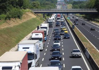 Incidente sull’A2 all’altezza di Pontecagnano, scontro tra due mezz…