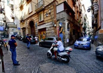 Napoli, rissa a colpi di forbici tra due donne ai Quartieri Spagnol…