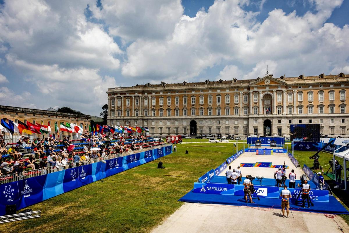 Furto alla Reggia di Caserta, recuperata la piastrella sottratta: n…