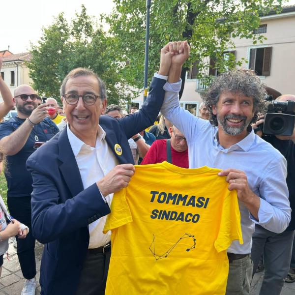 Comunali, stravince il centrosinistra. Damiano Tommasi nuovo sindaco di Verona