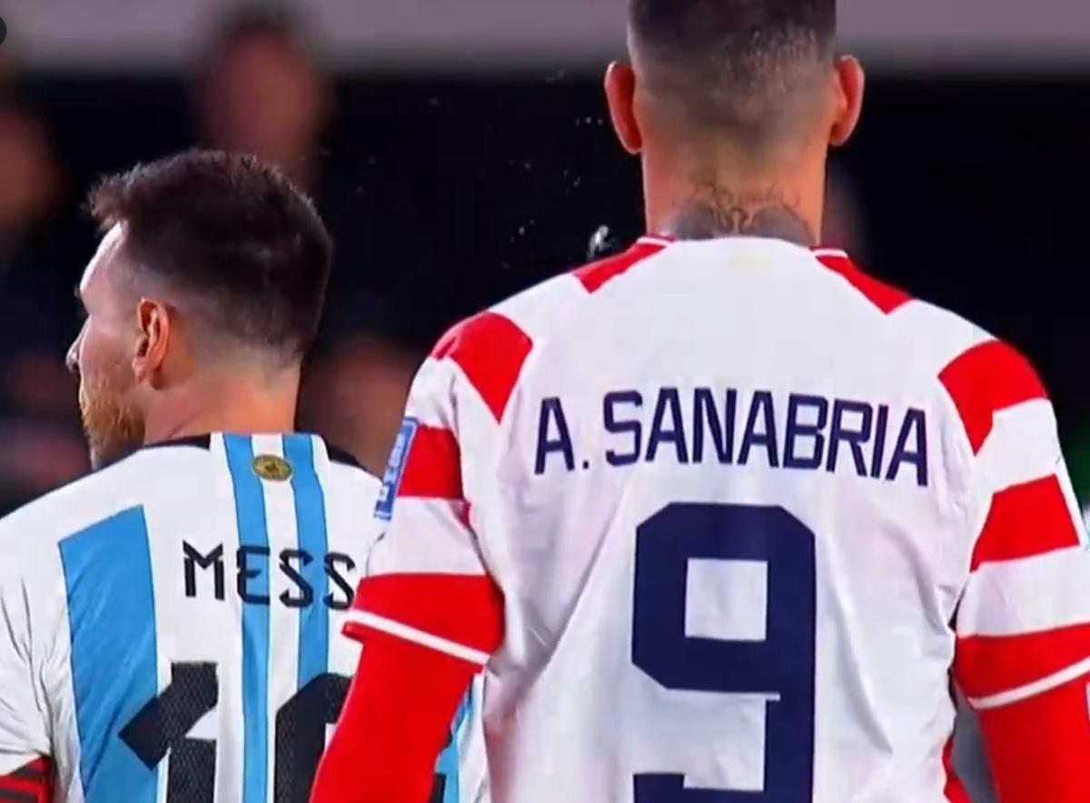 Sanabria sputa a Messi durante Argentina-Paraguay? Il pallone d’oro…