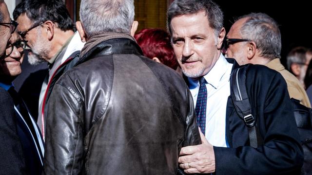 Massimo Giannini dice addio a Bella chat, Atreju ironizza: “Prova con il gruppo per Capodanno”