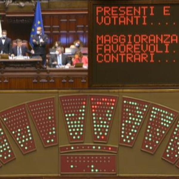 Dl Aiuti bis, il Senato approva quasi all’unanimità. No alla delega fiscale