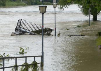 Regno Unito, allarme inondazioni e possibili ritardi nei trasporti a causa della tempesta Henk