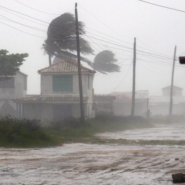 Messico, l’uragano ha colpito Acapulco, 300mila senza elettricità