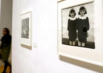 Cento anni dalla nascita di Diane Arbus, una delle più importanti fotografe del 900