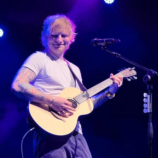 Ed Sheeran ha una casa in Umbria: ecco dove e quando vederlo in Italia