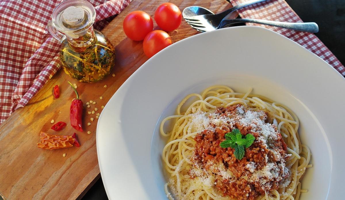 La pasta al pomodoro, un classico della tradizione italiana