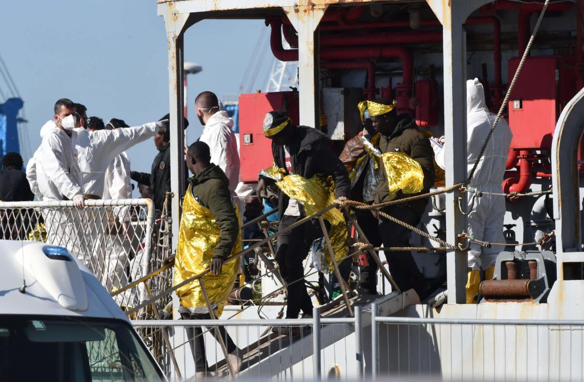 Lampedusa, migranti: annega bimba di 4 anni dopo tentativo di furto