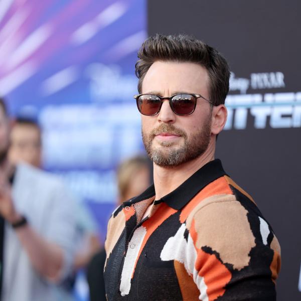 Lightyear, Chris Evans contro le critiche al bacio gay: “Sono idioti”