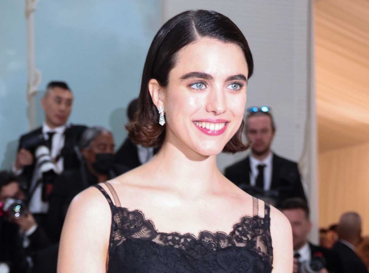 Margaret Qualley: film, chi è la mamma, ex fidanzato e marito della star di Drive-Away Dolls