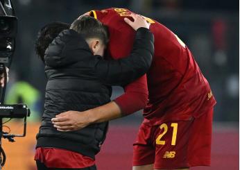 Roma-Genoa, bambino si tuffa in campo e torna con le maglie di Dybala, Ibanez e Belotti