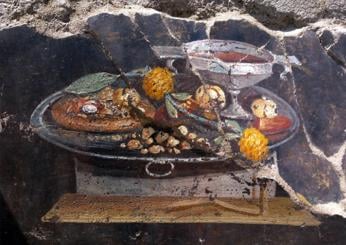 Pompei, nuova scoperta: l’affresco della pizza di 2000 anni fa sorp…