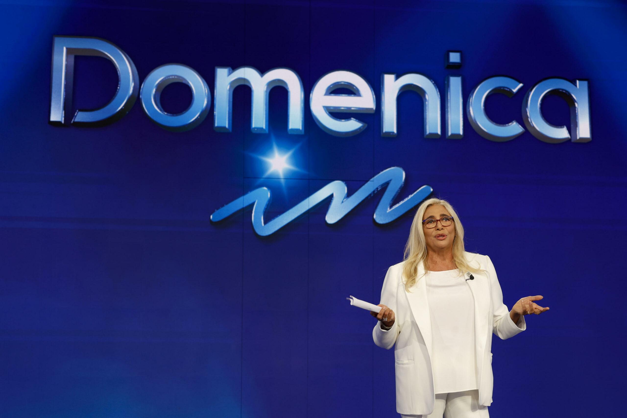 “Domenica In” domani non va in onda: Mara Venier ha il covid