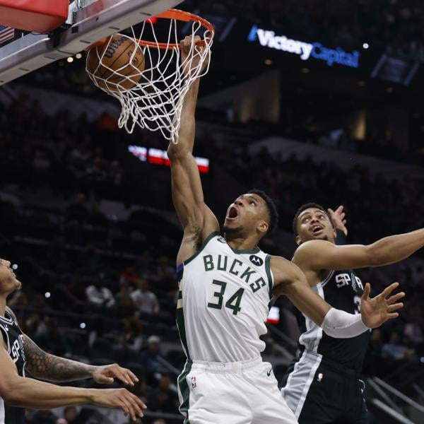 NBA 24-25, altra sconfitta pesante per i Lakers. 31 punti di Antetokounmpo ma i Bucks perdono