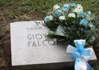 Palermo, boss mafioso festeggia nella chiesa che accoglie le spoglie di Giovanni Falcone. I cittadini: “Grave sfregio alla memoria”