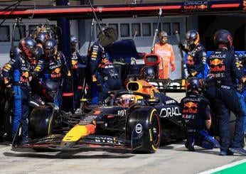 Incredibile in Ungheria: team radio durissimo della Red Bull a Verstappen