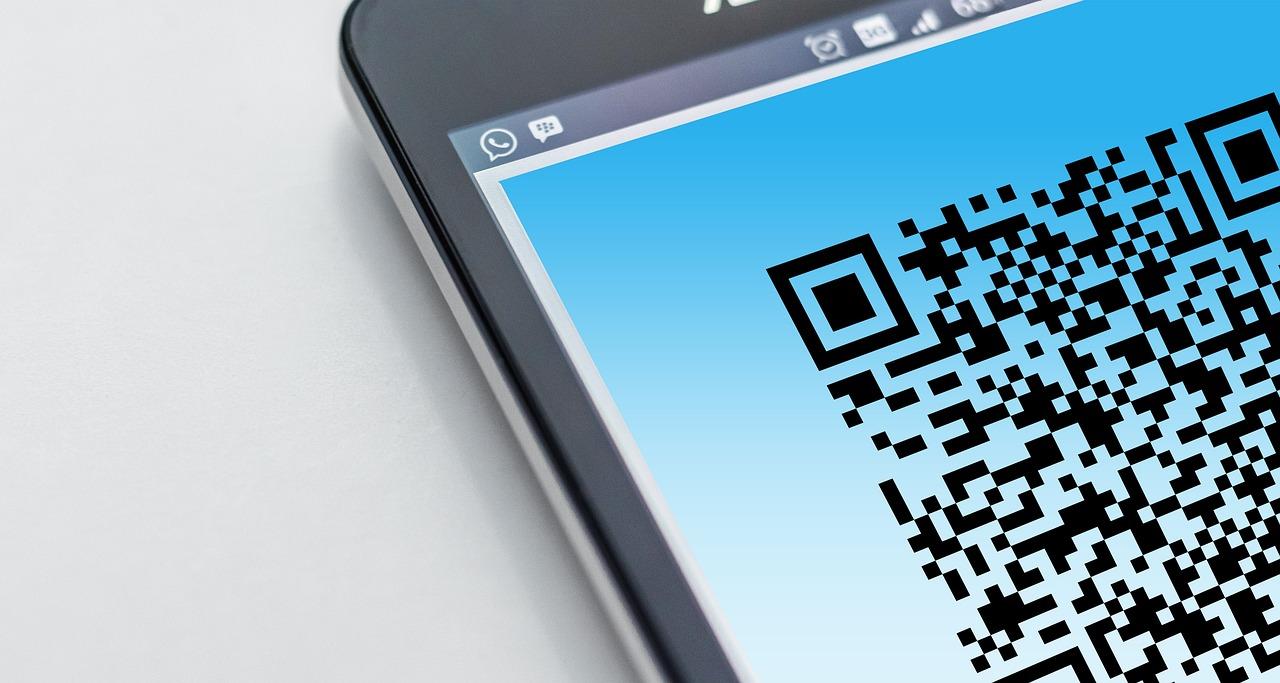 Truffa QR Code: occhio al trucco del click, ti ritrovi subito senza soldi sul conto. Ci stanno cascando in tanti. Ecco cosa sapere