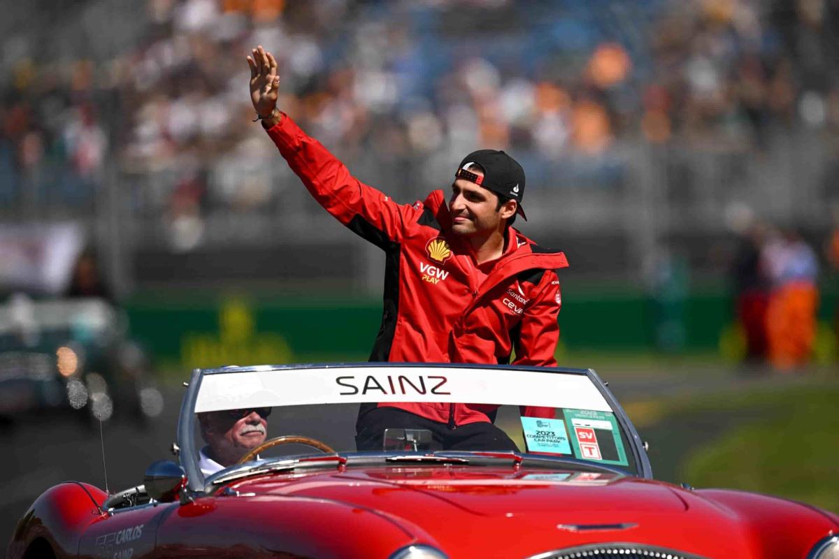 Formula 1, Carlos Sainz smentisce l’addio Ferrari: “Voglio restare …