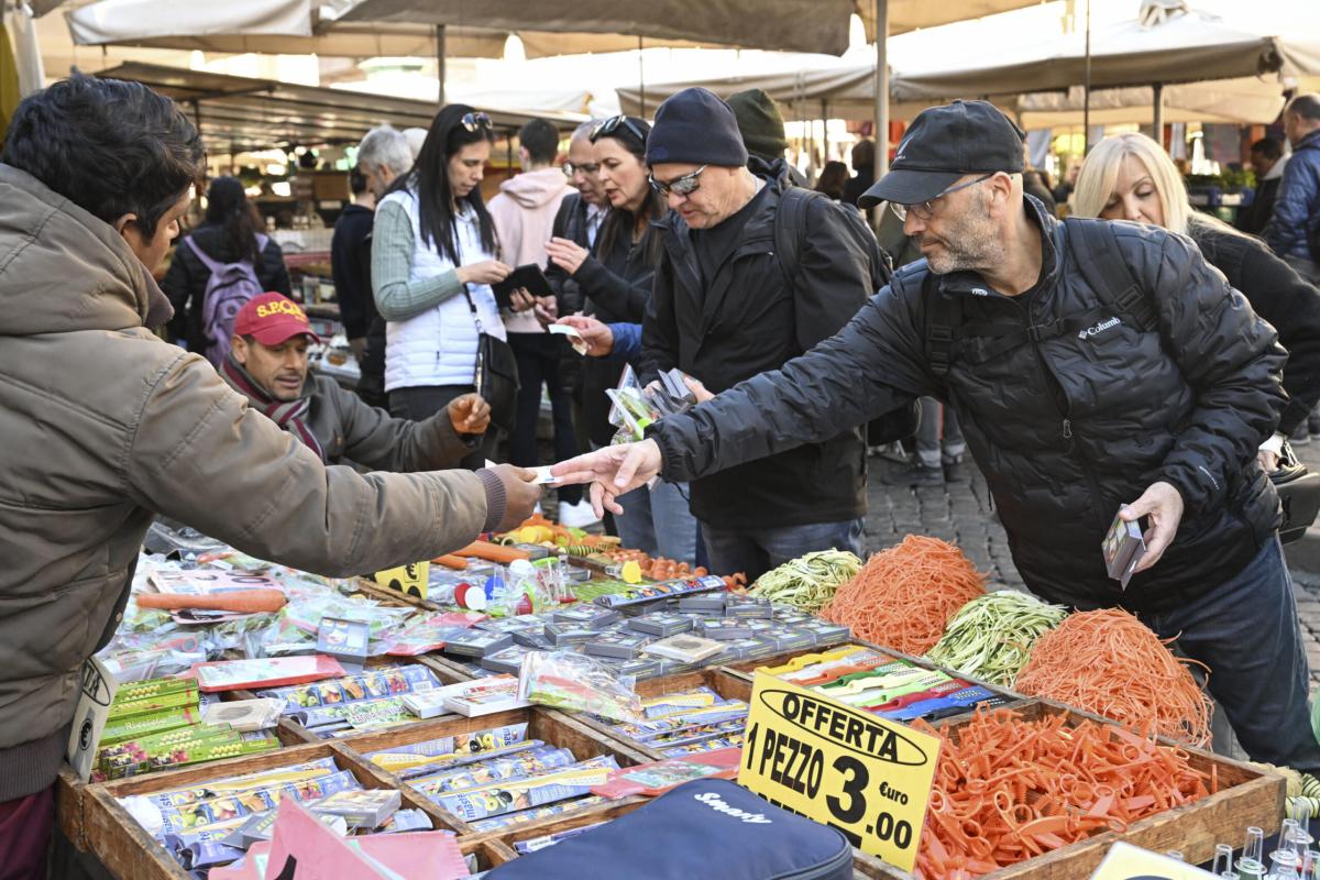 Istat, calo dell’occupazione dopo sette mesi: a luglio -0,3%