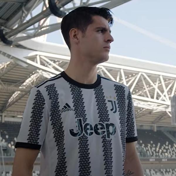 Juventus, presentata la maglia 2022-2023: verrà indossata contro la Lazio