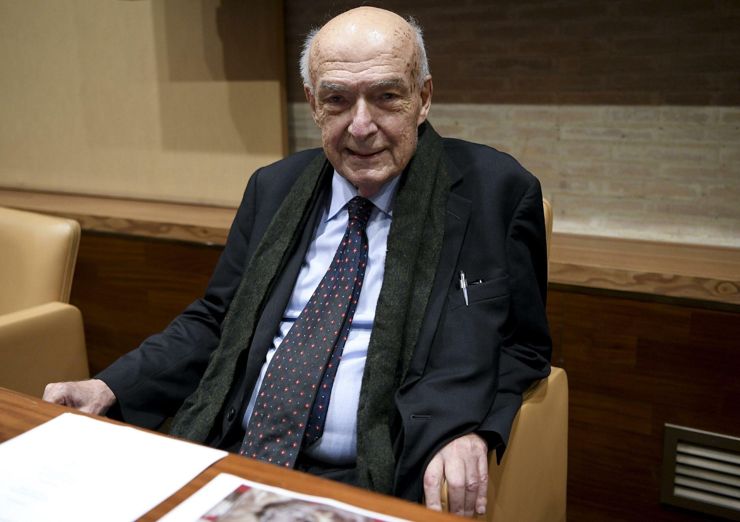 Addio a Antonio Paolucci: età, causa morte, carriera e libri dello storico dell’arte ed ex ministro