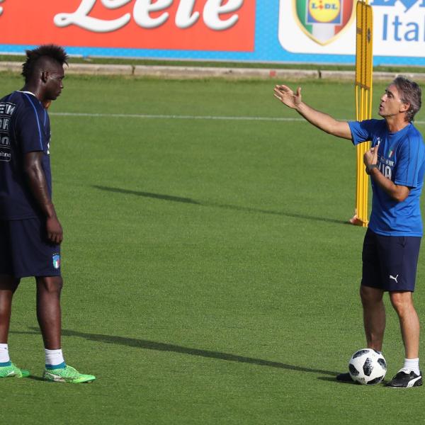 Mancini: “Balotelli in Nazionale capitolo chiuso. Oriundi? Polemica senza logica”