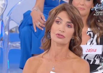 Uomini e Donne, Luciano si confronta con Barbara: “Non siamo compatibili”