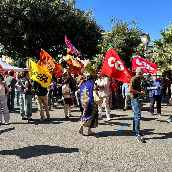 Bracciante indiano morto, manifestazione a Latina oggi di Cgil e opposizioni | FOTO e VIDEO