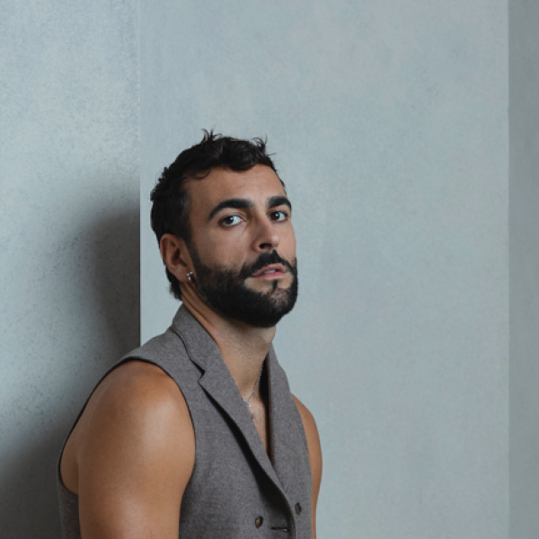 Marco Mengoni annuncia nuove tappe del tour negli stadi: date, biglietti e prezzi del concerto