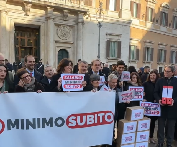 Salario minimo, la legge che l’Italia non riesce ad approvare: i pro e i contro