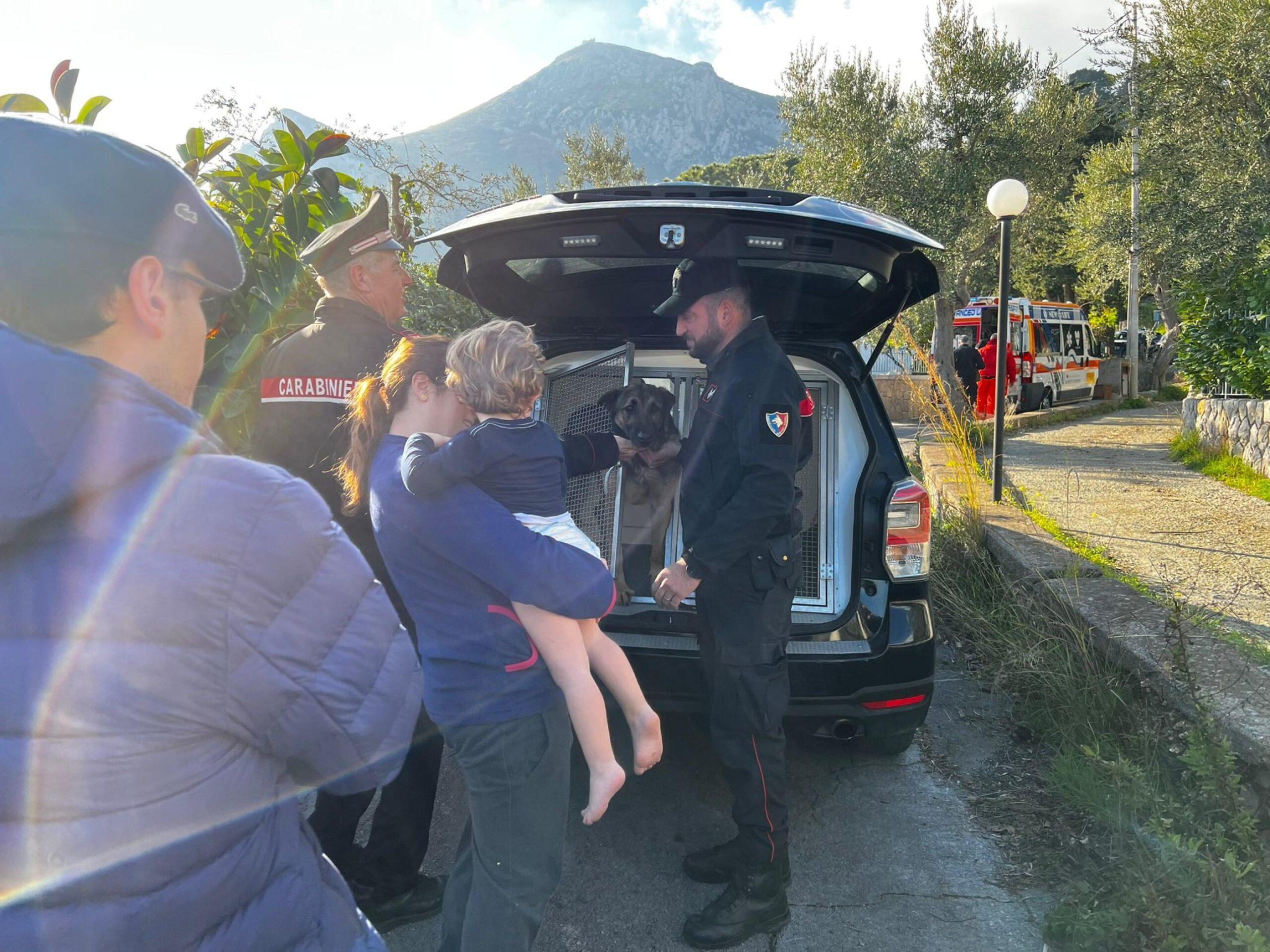 Nerano, ritrovato dopo ore di ricerche il bimbo di tre anni scomparso: “È spaventato, ma sta bene”