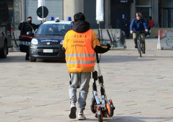 Helbiz multa gli utenti indisciplinati a Milano