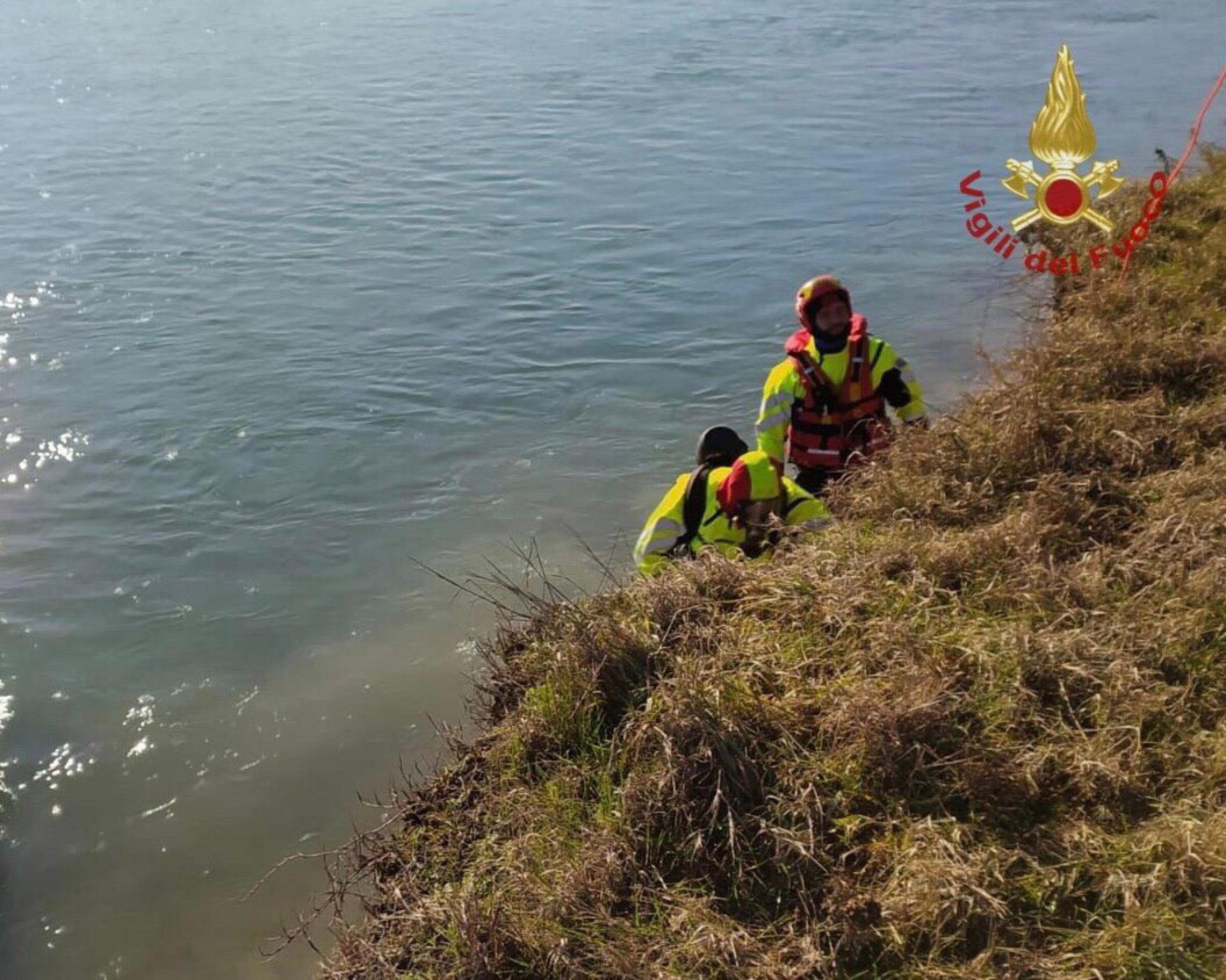 Piacenza, tragedia oggi nelle acque del fiume Trebbia: un uomo di 34 anni muore annegato