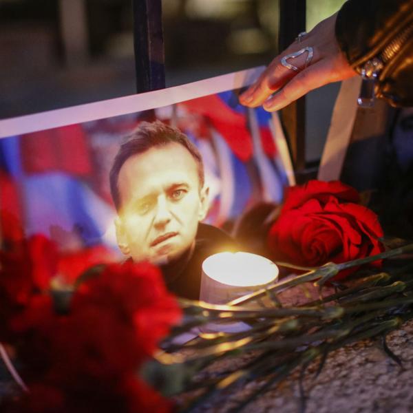 Morte Navalny, presidio all’ambasciata russa. Bonelli e Magi: “E’ stato un assassinio di Stato”| VIDEO