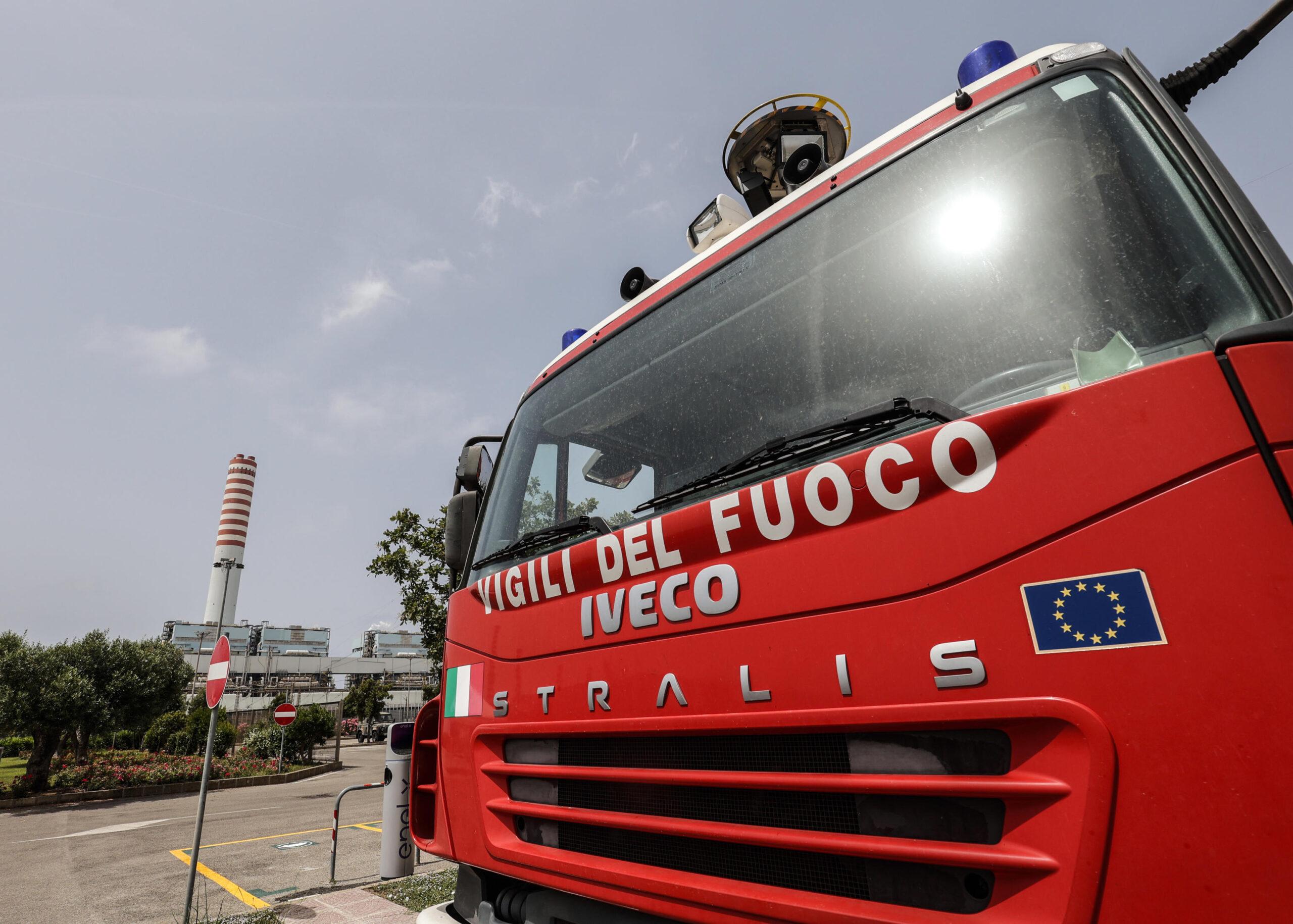 Incendio a Salice Salentino (Lecce), donna malata di Sla rimane intrappolata nel rogo: è grave