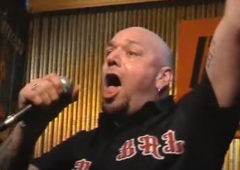 Paul Di’ Anno, l’ex cantante degli Iron Maiden è morto: dall’abbandono della band ai problemi con alcol e droga