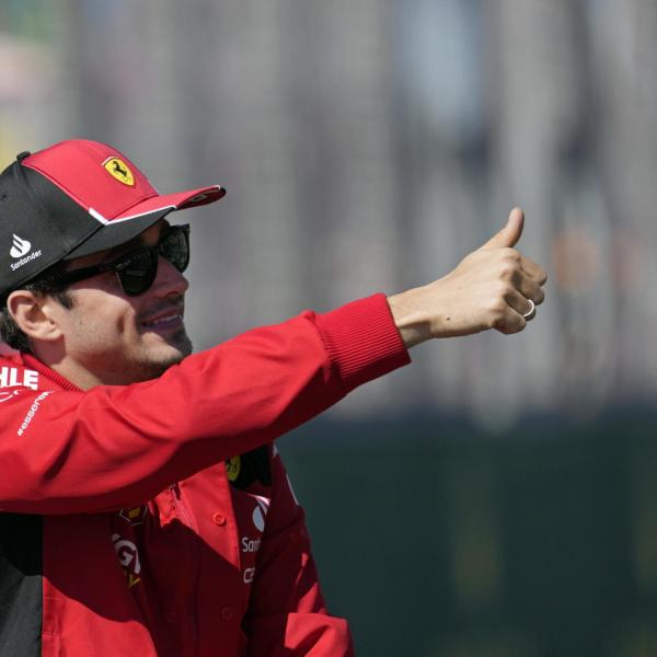 Formula 1, pole position per Charles Leclerc al GP di Baku