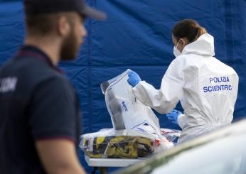 Omicidio a Roma: ritrovato un cadavere nel carrello della spesa. L’uomo è stato ucciso a colpi d’arma da fuoco, è caccia al killer